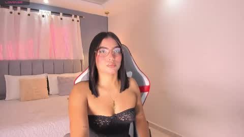 Snapshot of valentina_noa chatting on 2, 6, 2026 Valentina online show from 2, 6, 2026