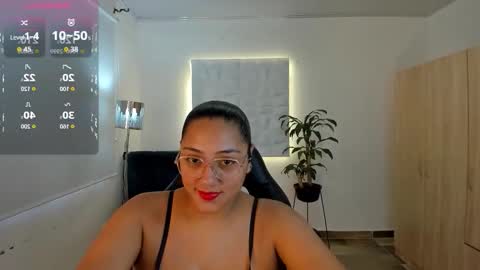 Snapshot of valentina_xx69 chatting on 23, 9, 2025 Valentina online show from 23, 9, 2025