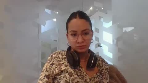 Snapshot of valentinaseleni1 chatting on 19, 5, 2026 Valentina online show from 19, 5, 2026