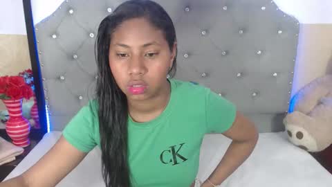 Snapshot of valentinavega18x chatting on 12, 11, 2025 valentina vega online show from 12, 11, 2025