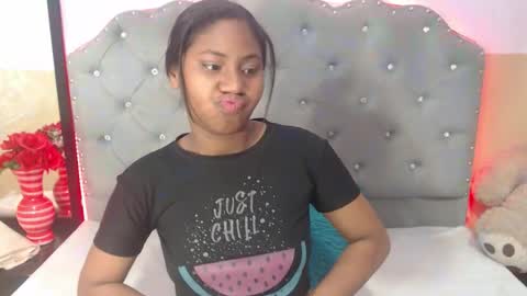 Snapshot of valentinavega18x chatting on 16, 11, 2025 valentina vega online show from 16, 11, 2025