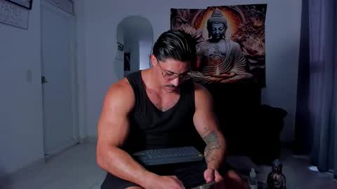    online show from 4, 11, 2025