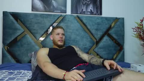 Valentino Ferrari online show from 23, 10, 2025