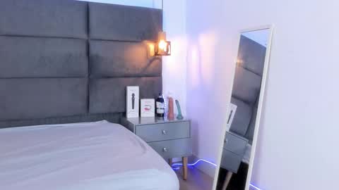 valentino moon online show from 12, 10, 2025