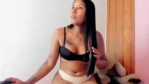 Snapshot of valenttina_narvaez chatting on 15, 5, 2026 vale online show from 15, 5, 2026