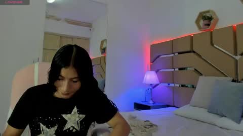 Snapshot of valeria_usuga chatting on 7, 5, 2026 valeria_usuga online show from 7, 5, 2026