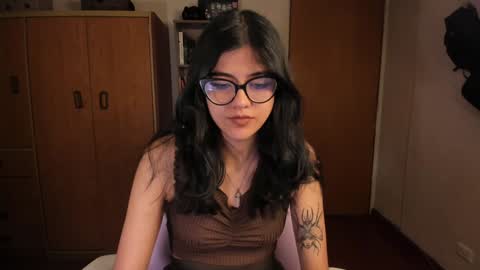Snapshot of valerie__sky chatting on 4, 1, 2025 Val online show from 4, 1, 2025