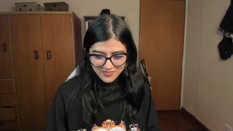 Snapshot of valerie__sky chatting on 28, 1, 2025 Val online show from 28, 1, 2025