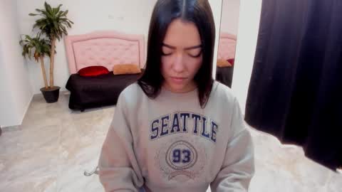 Valerie fox online show from 1, 11, 2025