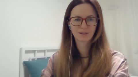 Snapshot of valerie_rose777 chatting on 19, 10, 2025 valerie_rose777 online show from 19, 10, 2025