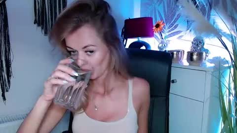 Valerie  online show from 4, 2, 2025