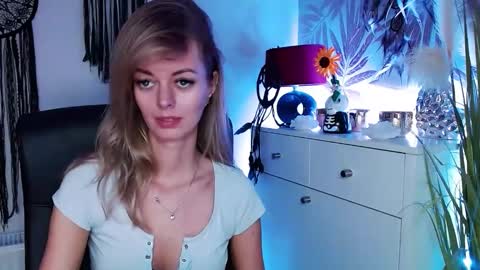 Valerie  online show from 27, 2, 2025