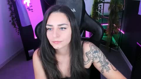 Snapshot of valeriiemills chatting on 2, 10, 2025 Valerie online show from 2, 10, 2025
