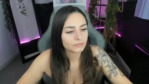 Snapshot of valeriiemills chatting on 17, 10, 2025 Valerie online show from 17, 10, 2025