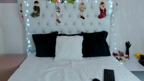 valeria111111 online show from 24, 12, 2024