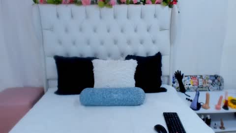 valeria111111 online show from 1, 2, 2025