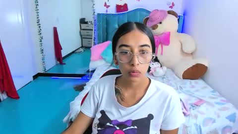 Snapshot of valery_taylor_1 chatting on 5, 5, 2026 valery online show from 5, 5, 2026