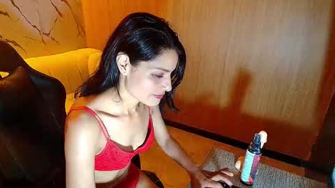 Snapshot of valery_tf chatting on 13, 11, 2025 Valery online show from 13, 11, 2025