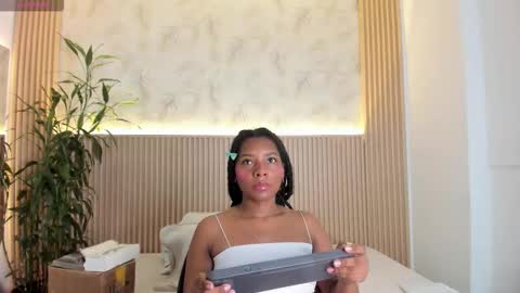 Snapshot of valerycortezm chatting on 4, 11, 2025 Valery online show from 4, 11, 2025