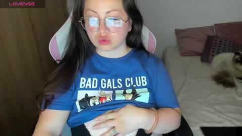 My name is Valery... Nice to meet you  thumb up me please its important online show from 12, 12, 2024