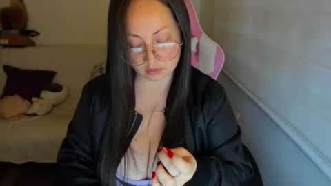 My name is Valery... Nice to meet you  thumb up me please its important online show from 16, 9, 2025