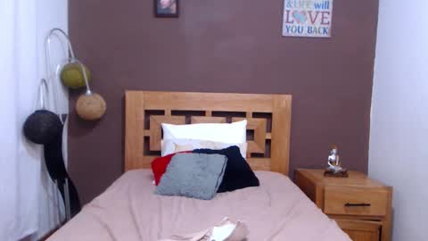 Snapshot of valesantodomingo chatting on 20, 11, 2025 Sofia online show from 20, 11, 2025