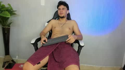 Snapshot of valetino_stonee chatting on 9, 5, 2026 Valentino online show from 9, 5, 2026