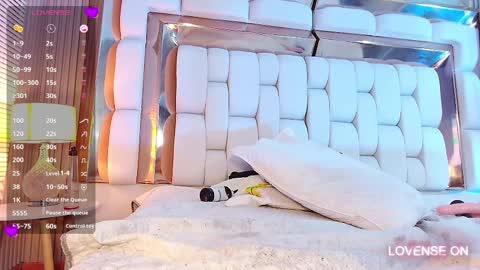 Valkiria moore  online show from 7, 3, 2025