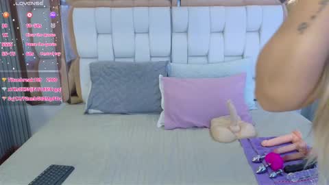 Valkiria moore  online show from 26, 2, 2026