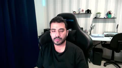 Roberto Carlos online show from 4, 11, 2025