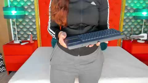 Snapshot of valleriejonnes chatting on 21, 2, 2025 Valerie Val V online show from 21, 2, 2025