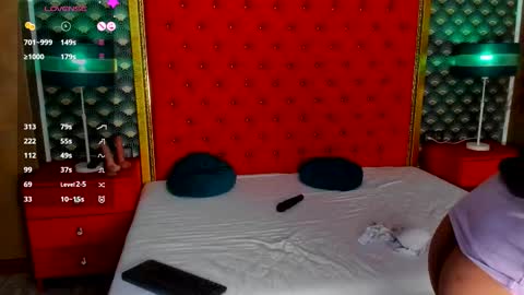 Snapshot of valleriejonnes chatting on 17, 10, 2025 Valerie Val V online show from 17, 10, 2025
