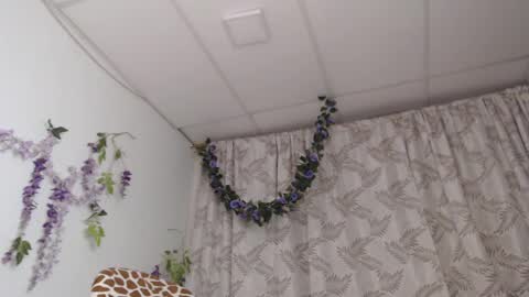 valquiria_sirgun online show from 28, 2, 2025