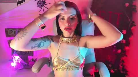 Snapshot of valu_57 chatting on 10, 10, 2025 Valu online show from 10, 10, 2025