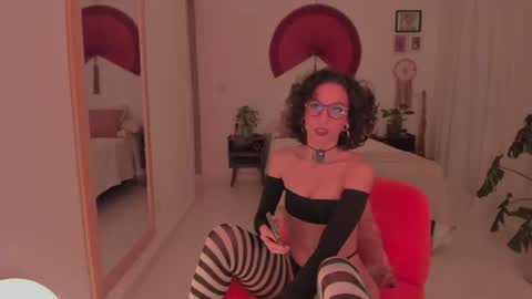 Snapshot of valyturner chatting on 7, 7, 2026 online show from 7, 7, 2026
