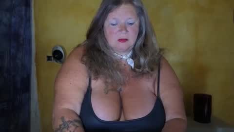 Snapshot of vampwoman chatting on 16, 5, 2026 vampwoman online show from 16, 5, 2026