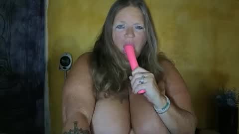 Snapshot of vampwoman chatting on 26, 5, 2026 vampwoman online show from 26, 5, 2026