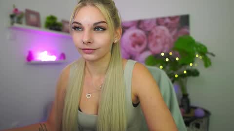 Snapshot of vanda_lust chatting on 18, 10, 2025 Vanda Lust online show from 18, 10, 2025