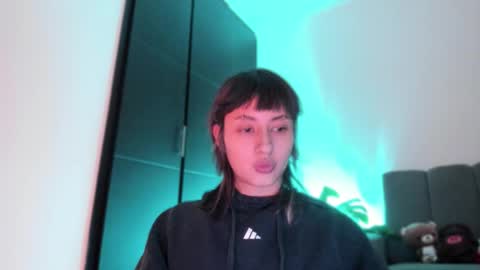 Snapshot of vandalovee chatting on 6, 3, 2026 Babi Alu online show from 6, 3, 2026
