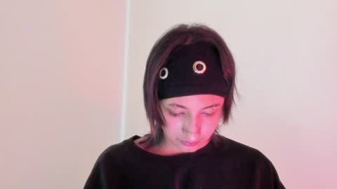 Snapshot of vandalovee chatting on 11, 5, 2026 Babi Alu online show from 11, 5, 2026