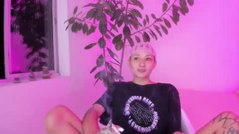 Snapshot of vandalovee chatting on 2, 7, 2026 Babi Alu online show from 2, 7, 2026