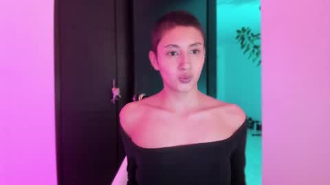 Snapshot of vandalovee chatting on 25, 7, 2026 Babi Alu online show from 25, 7, 2026
