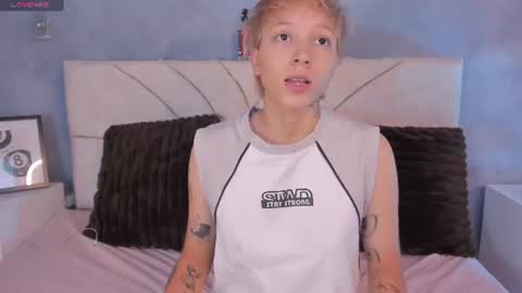 Snapshot of vane_grey chatting on 11, 7, 2026 vane_grey online show from 11, 7, 2026