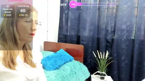 Snapshot of vanesa_mystic2 chatting on 20, 10, 2025 Vanesa online show from 20, 10, 2025