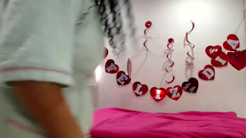 vanessa and samantha online show from 16, 2, 2025