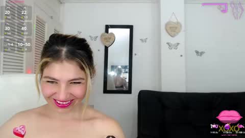 Snapshot of vanessa_21__ chatting on 10, 10, 2025 vanessa_21__ online show from 10, 10, 2025