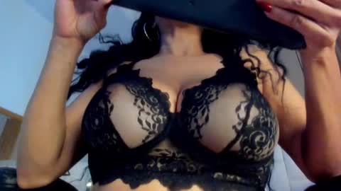 Snapshot of vanessa__garcia chatting on 16, 12, 2025 Vanessa online show from 16, 12, 2025