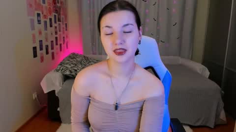 Snapshot of vanessa_brills chatting on 2, 2, 2025 Vanessa online show from 2, 2, 2025