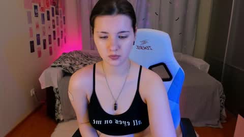 Snapshot of vanessa_brills chatting on 4, 2, 2025 Vanessa online show from 4, 2, 2025