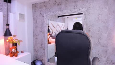 Snapshot of vanessa_rain_ chatting on 8, 2, 2026 Vanessa online show from 8, 2, 2026